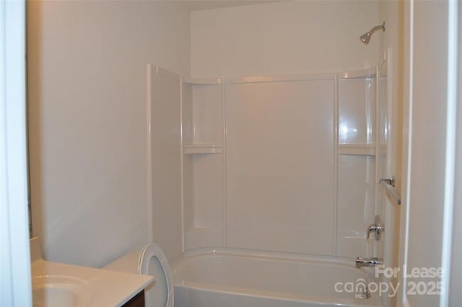 Building Photo - 117 Quail Springs Rd