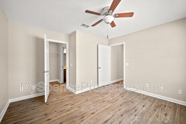 Building Photo - Arbor Lake Drive - 820