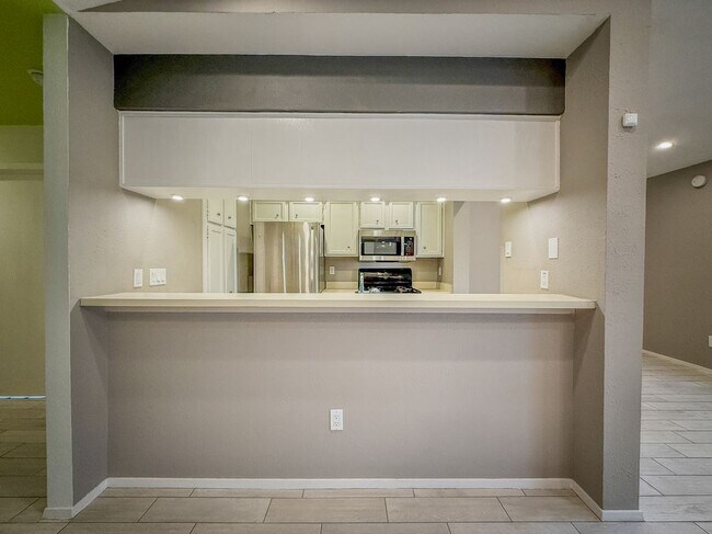 Building Photo - 3839 Dry Creek Dr