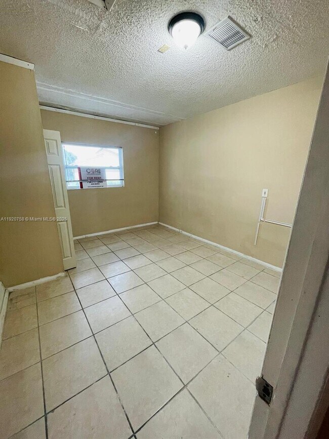 Building Photo - 28120 SW 141st Pl