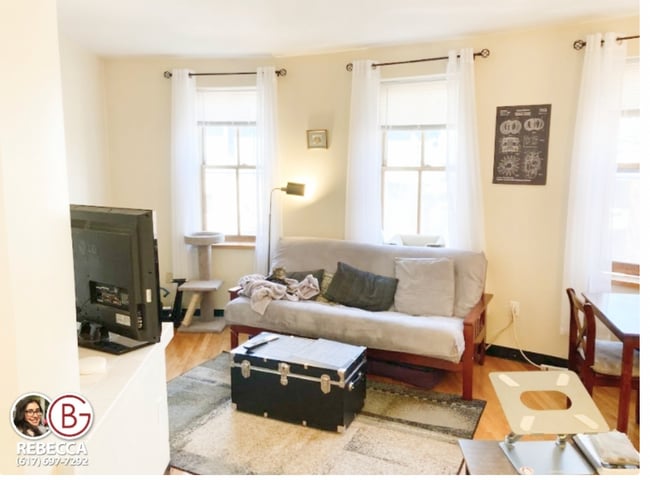 Primary Photo - 100 W Cedar St