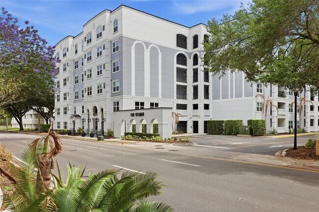 Building Photo - 204 E South St