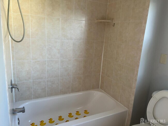 Building Photo - 104 W High St