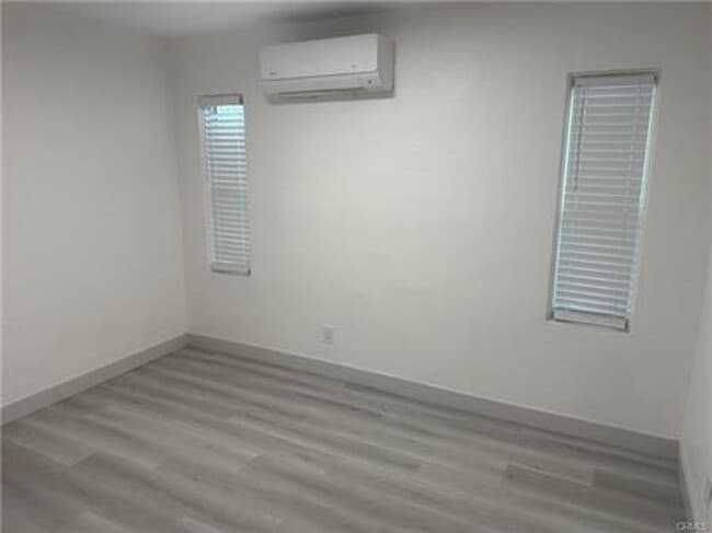 Building Photo - 3bed/1bath We work all types of credit.