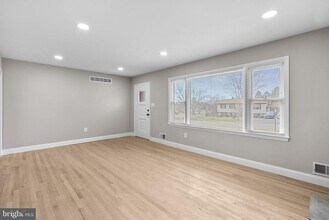 Building Photo - 3887 Shadywood Dr