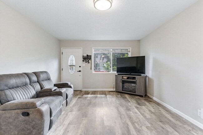 Building Photo - 2237 SE 139th Ave