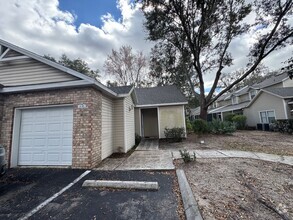 Building Photo - 2 Bed / 2 Bath Condo in The Gables