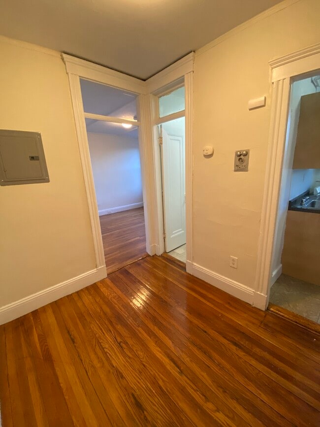 Building Photo - 1185 Boylston St