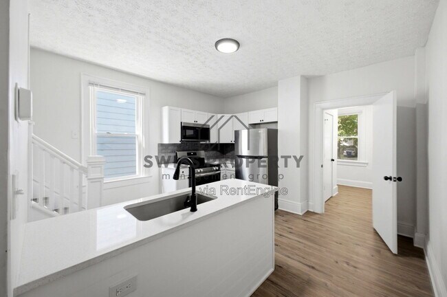 Building Photo - 977 Miller Ave