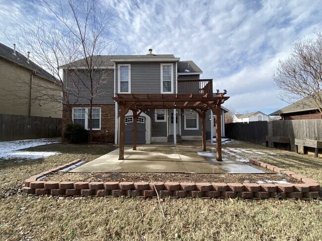 Building Photo - 3503 S Dogwood Ave