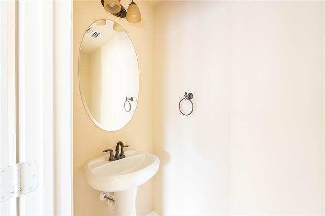 Building Photo - 9101 Waters Ln