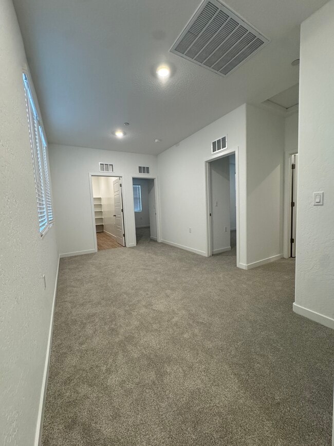 Building Photo - 1137 Granite Dr