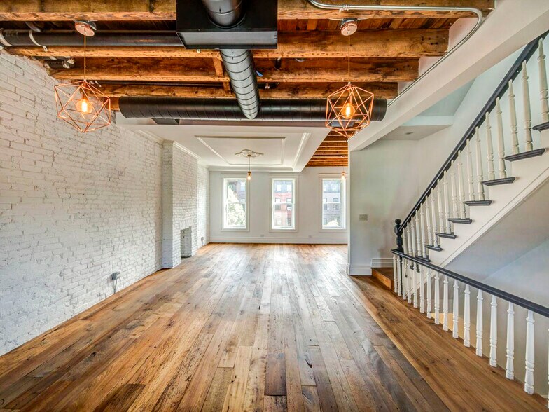 Open Plan Parlor: Living/Dining - 607 Hancock St