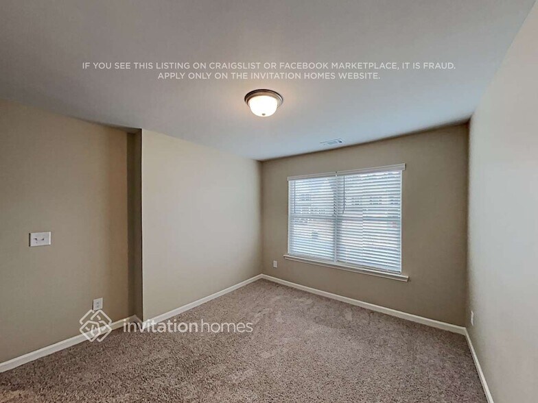 Building Photo - 99 Lantana Crossing