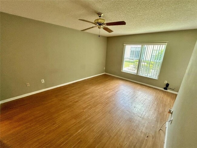 Building Photo - 4908 Myrtle Oak Dr