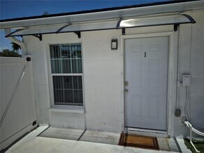 Building Photo - 7709 W Hanna Ave