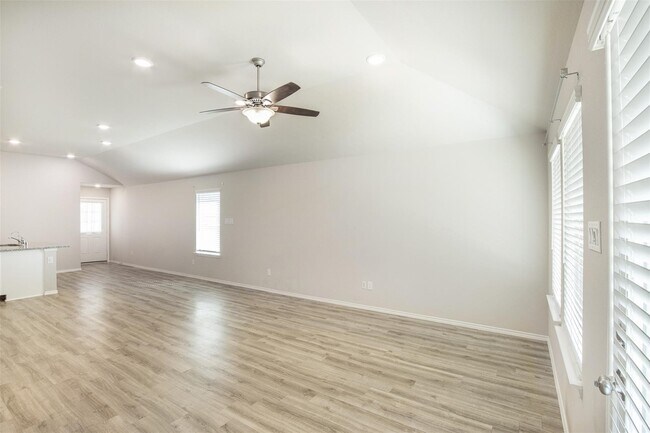 Building Photo - 445 Camas Creek Ln