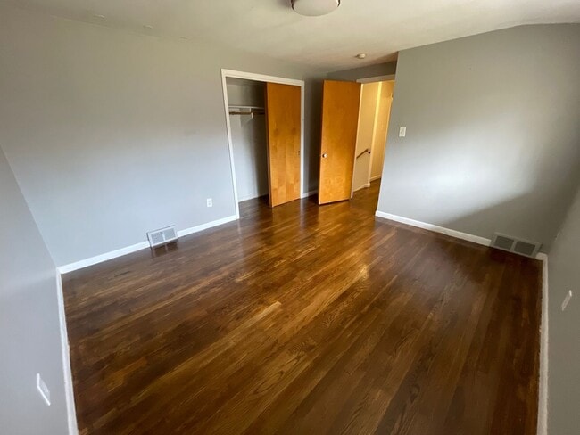 Building Photo - 3-Bedroom Home in Sought-After Cranbrook Village