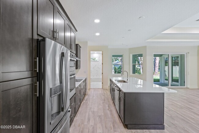 Building Photo - 2894 Hardy Ave