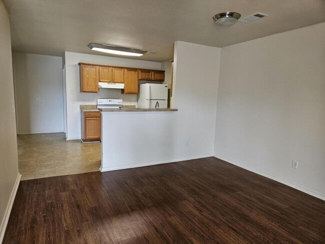 Building Photo - 2408 Euclid Ave