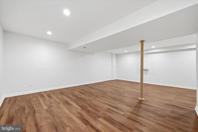 Building Photo - 9500 Windbeat Way