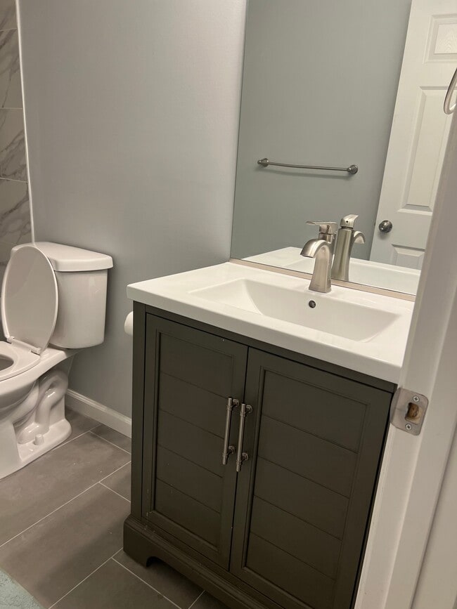Building Photo - 10A Manchester Rd