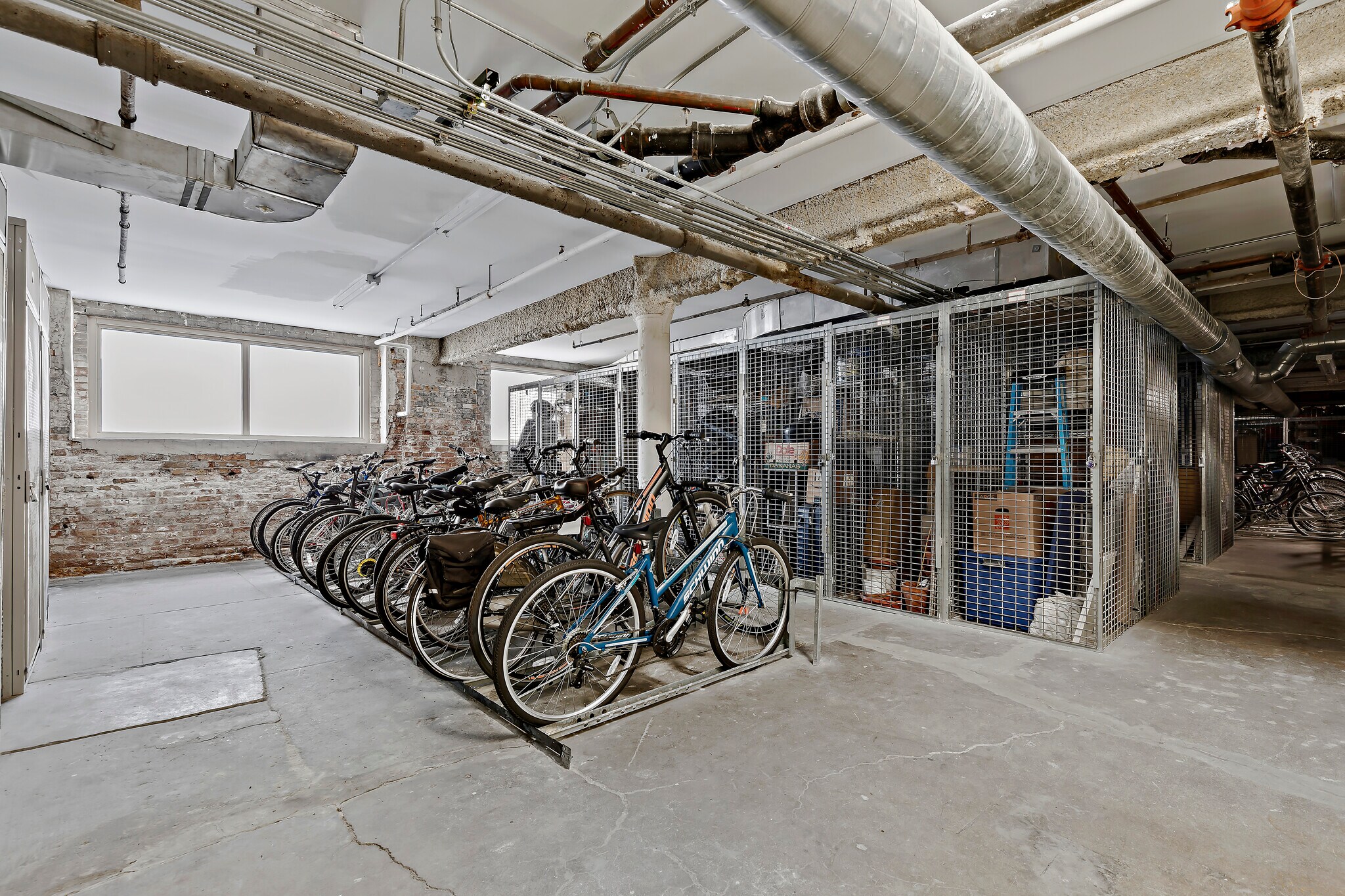 Building Photo - 420 S Clinton St