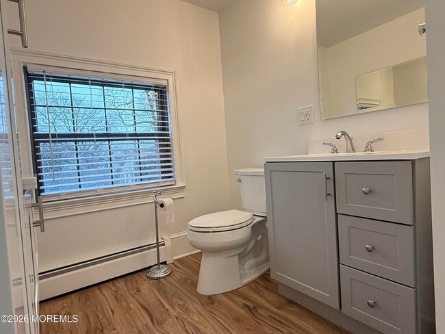 Building Photo - 304 Lareine Ave