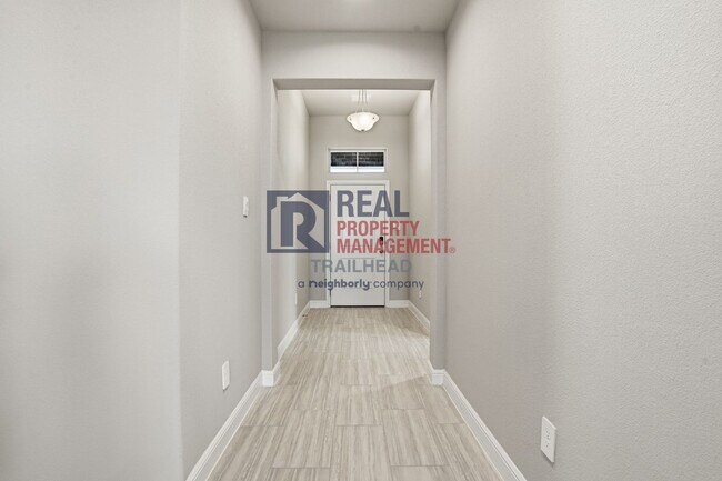 Building Photo - Inviting 4-Bedroom Home with Open Layout in Bella Vista