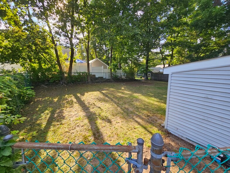 Building Photo - 11 Rockland Pl