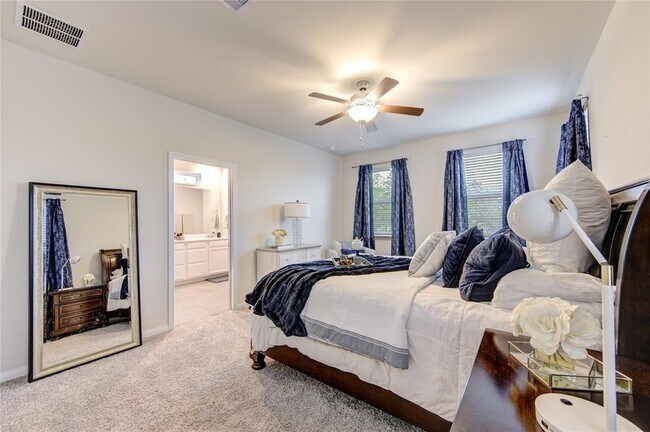 Building Photo - 9834 Rugged Oaks Dr