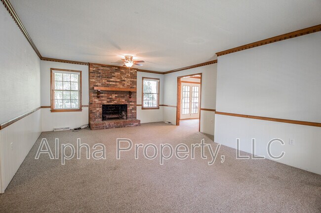 Building Photo - 102 Ticonderoga Dr
