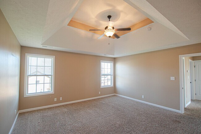 Building Photo - 613 Fennec Way
