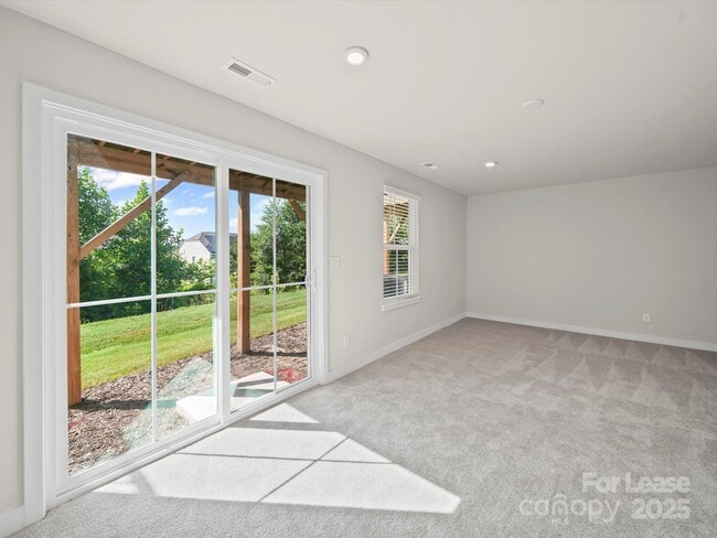 Building Photo - 9922 Oaklawn Blvd NW