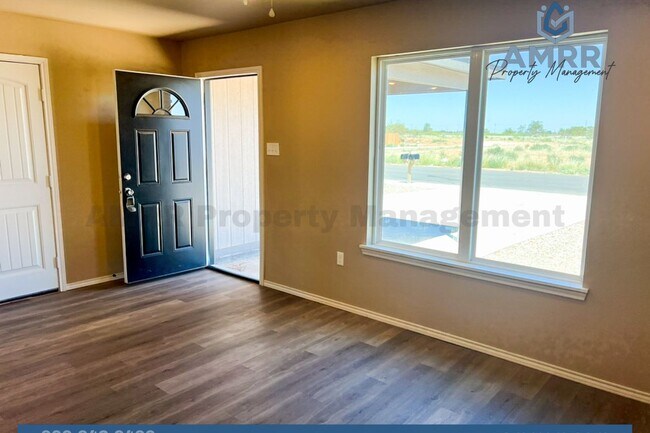 Building Photo - 1301 E 16th St