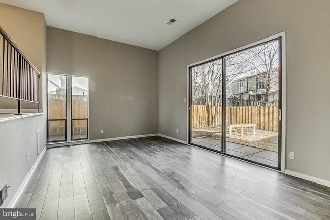 Building Photo - 7301 Larrup Ct