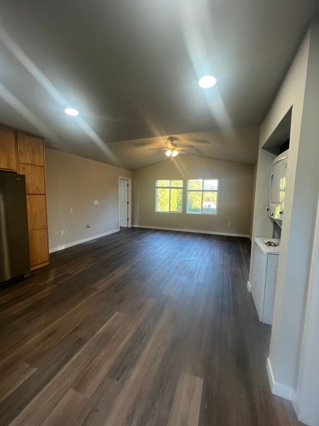 Building Photo - 2 bedroom rambler with Issaquah schools