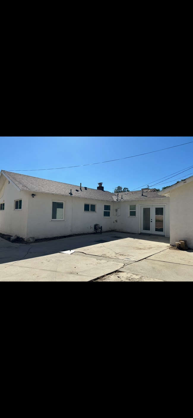 Building Photo - 14971 Elizabeth Lake Rd