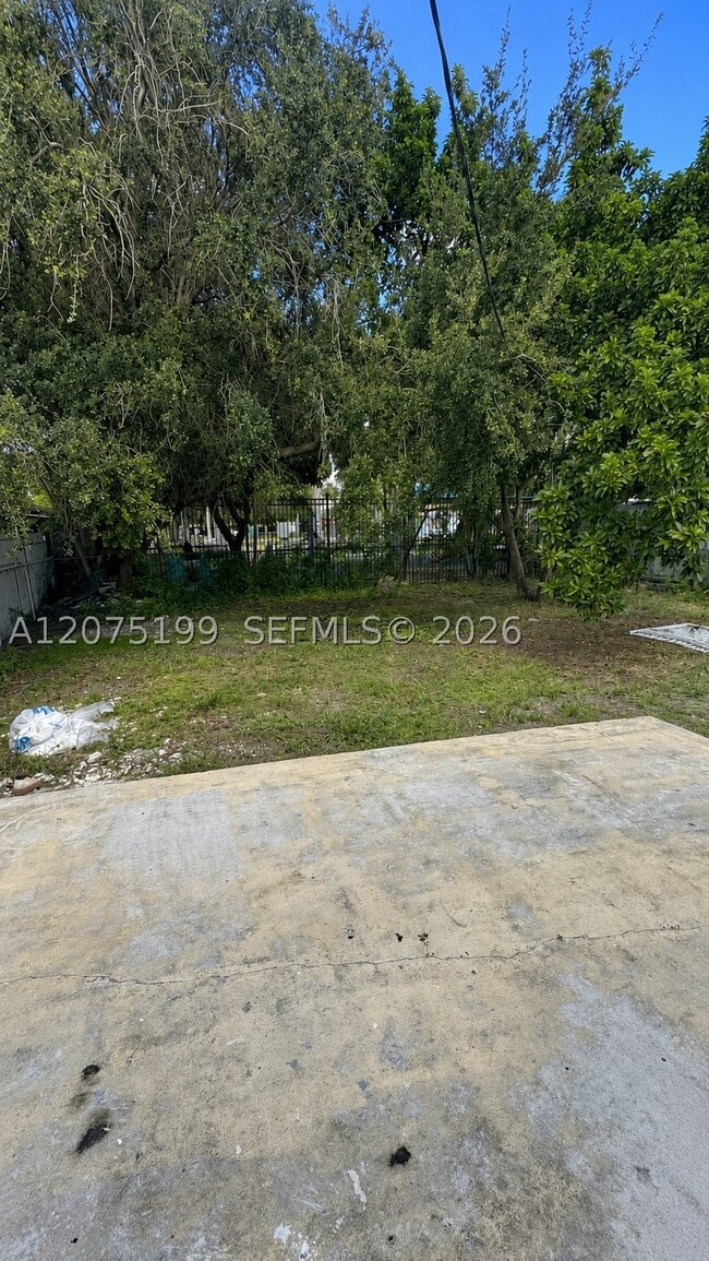 Building Photo - 901 NW 116th St