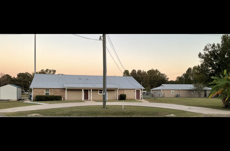 Building Photo - 1070 Leroy Stevens Rd