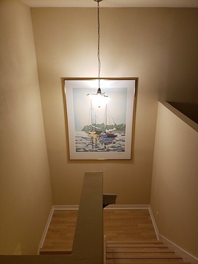 Building Photo - Lakeside Village Townhouse 2 Bedroom  2.5 Bath Available for Short-Term Rental