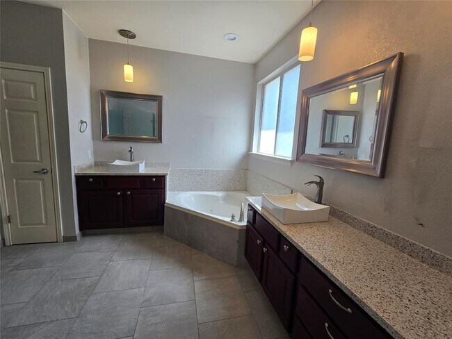 Building Photo - 2216 Shark Loop