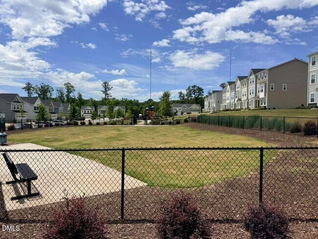 Building Photo - 319 Aster Bloom Ln