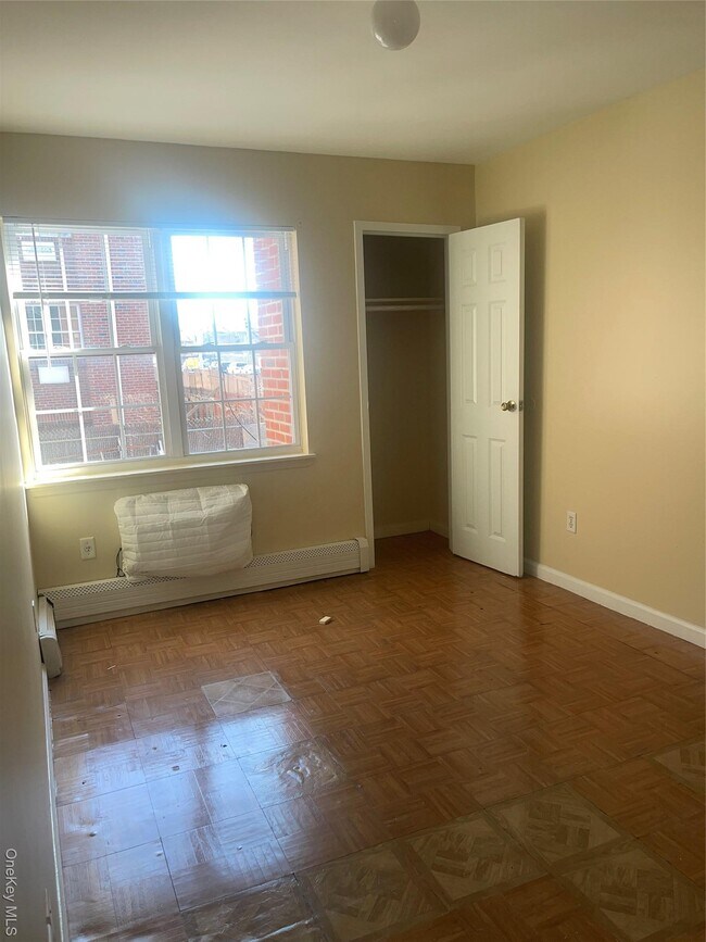 Building Photo - 405 Essex St