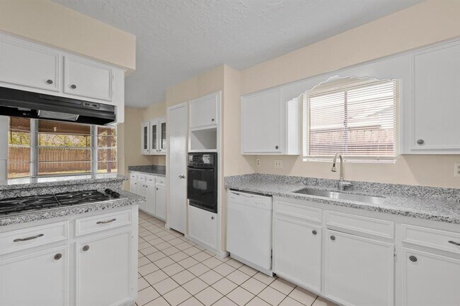 Building Photo - 10534 Huntington View Dr