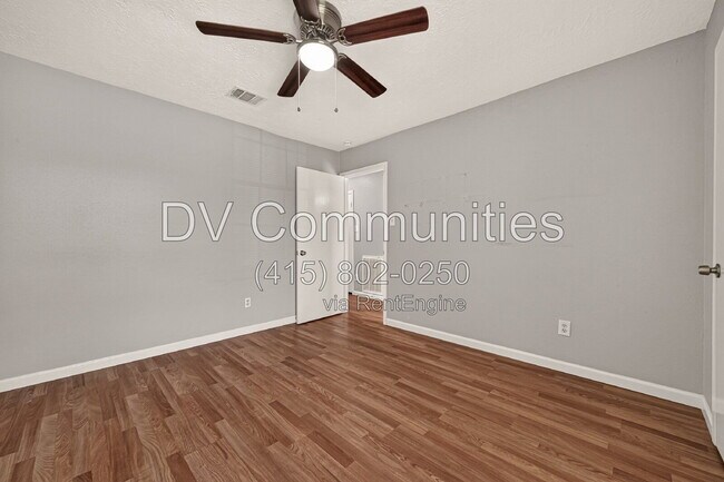 Building Photo - 5041 E Ridge Creek Dr
