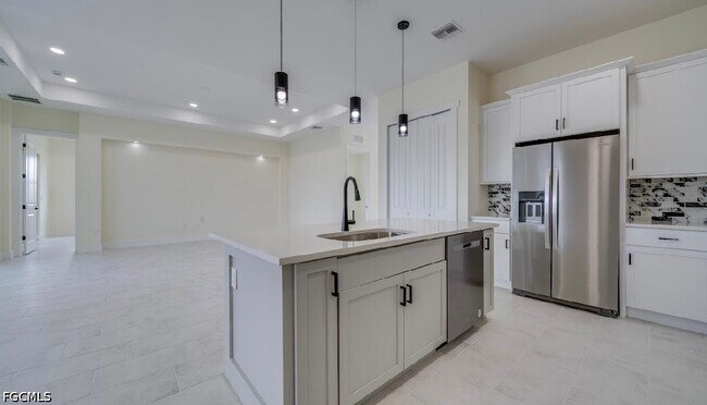 Building Photo - 141 SW 37th Pl