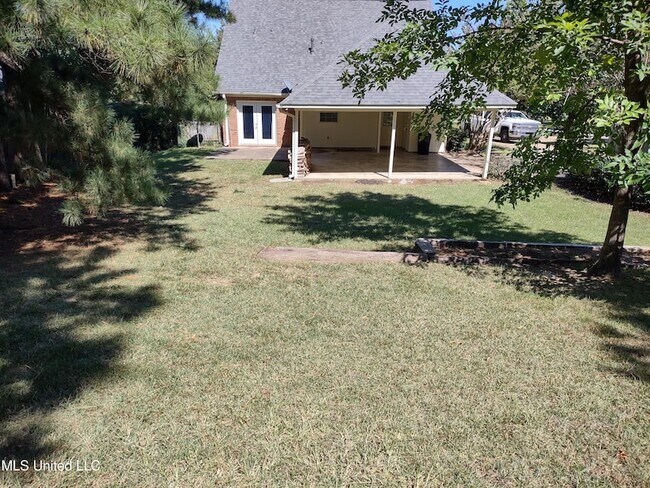 Building Photo - 336 Pebble Creek Dr