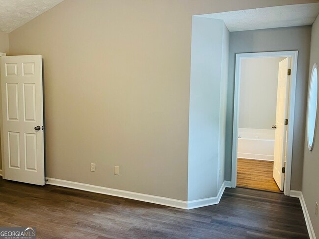 Building Photo - 4014 Carisbrook Dr
