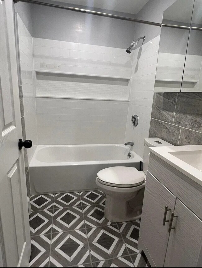 Building Photo - 379 Huse Rd